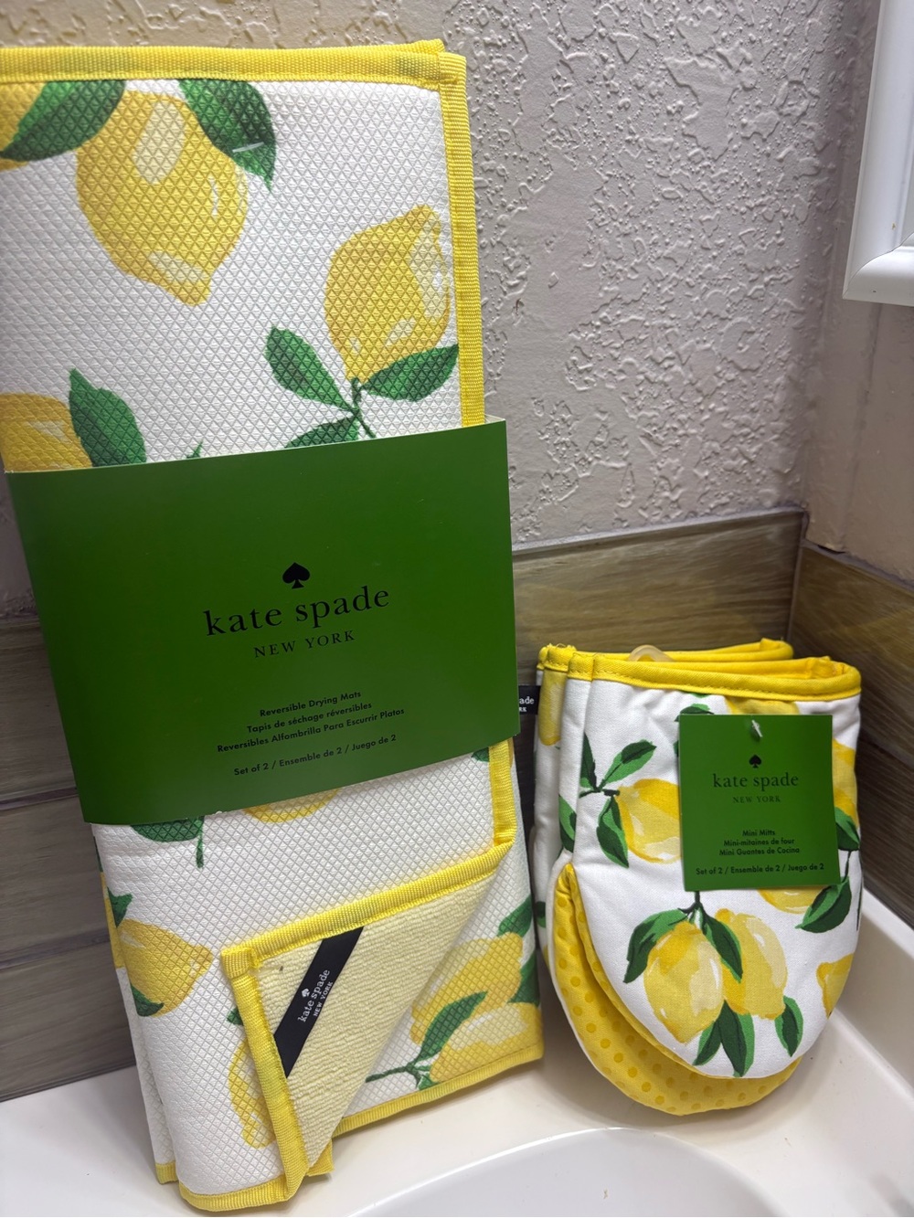 Kate Spade Lemon Kitchen Drying Mat Set of 2 & Oven Mit set - Picture 3 of 5